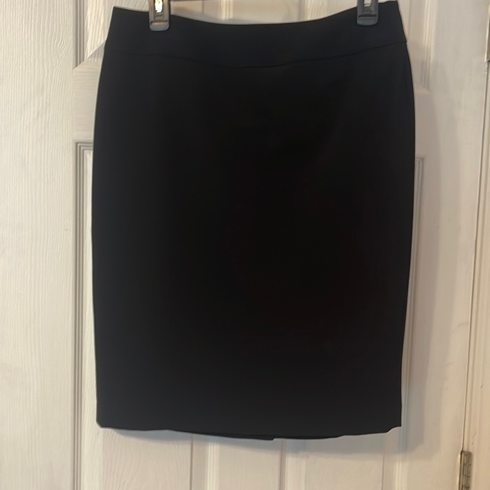 Nine West black pencil skirt. Size 6